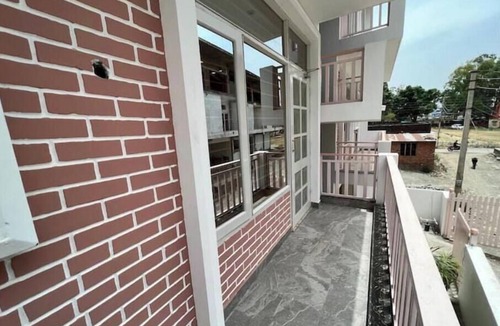 Bullawala Apartment | Spacious 2 BHK Pvt Parking, WiFi, Couch, Kitchen