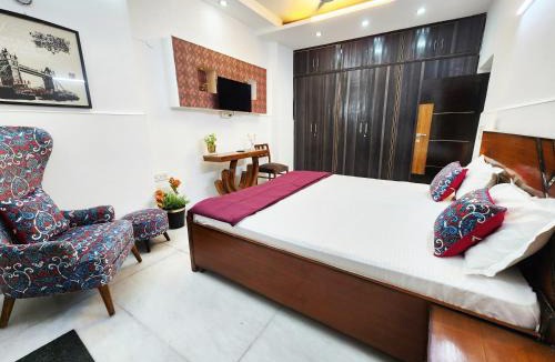 Greater Kailash Apartment | Spacious 2BHK with big bedrooms and kitchen 7