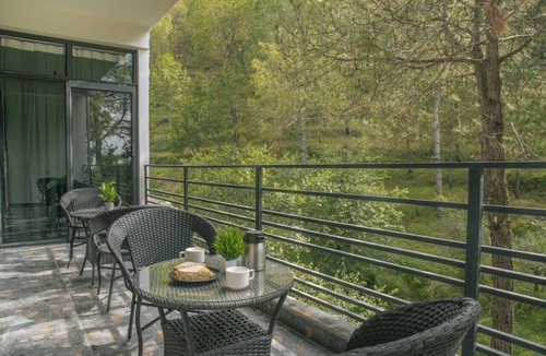 Kumarhatti Apartment | Spacious 3-bedroom apartment in gorgeous Dharampur with AC in floor 7