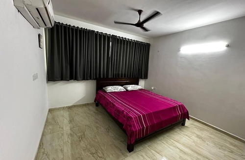 Hyderabad Apartment | Spacious 3-bedroom apartment in enchanting Hyderabad with WiFi, AC