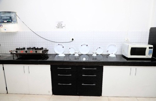 Ujjain Apartment | Spacious 3-bedroom apartment with AC, WiFi in wonderful Ujjain