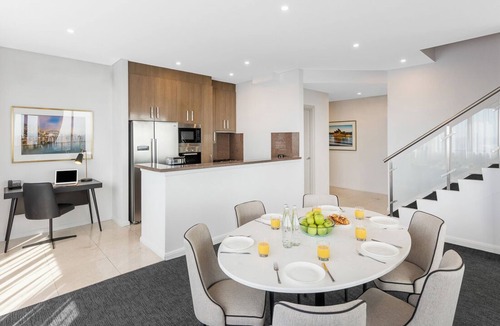 Sydney Central Business District Apartment | Spacious 3 Bedroom Penthouse Apartment at Kent Street, Sydney CBD