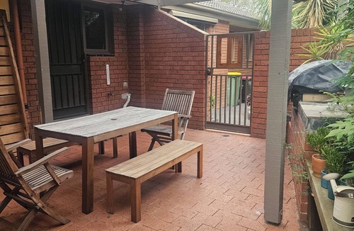 Watsonia North House | Spacious 4-bedroom house in beautiful Watsonia North with AC