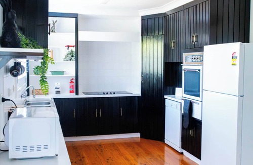Muswellbrook House | Spacious 4BR Home | Games Room & BBQ