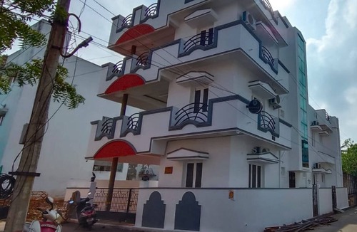 Annamalai Nagar House | Spacious 5-bedroom house in charming Puducherry with AC, WiFi