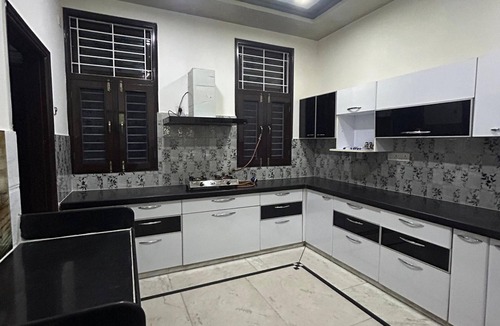 Jaipur Apartment | Spacious 6-bedroom apartment in gorgeous Jaipur with AC, WiFi