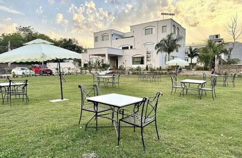 Bedla House | Spacious 6-bedroom house with AC, WiFi in enchanting Udaipur