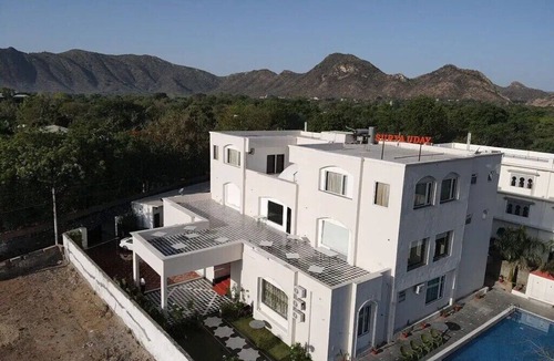 Bedla House | Spacious 6-bedroom house with AC, WiFi in enchanting Udaipur