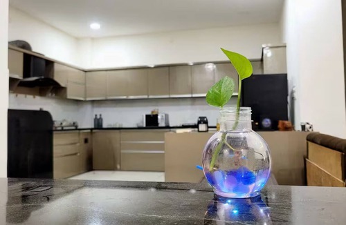 Sanwer House | Spacious 6-bedroom house in charming Indore with AC