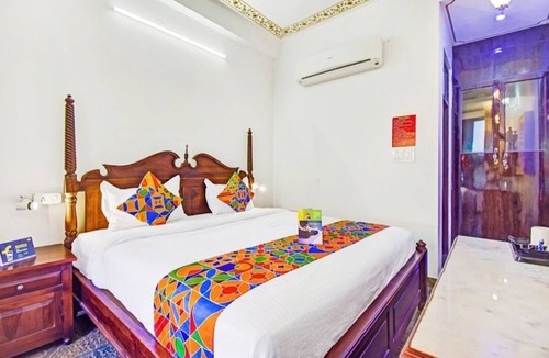 Vaishali Nagar Hotel | Spacious 9-bedroom hotel in lovely Jaipur with AC, WiFi and Garden view