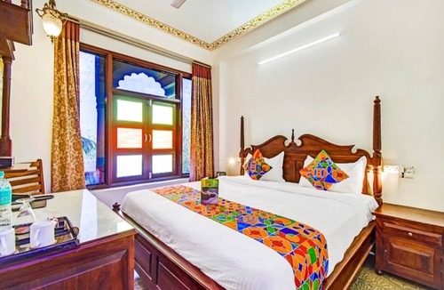 Vaishali Nagar Hotel | Spacious 9-bedroom hotel in lovely Jaipur with AC, WiFi and Garden view