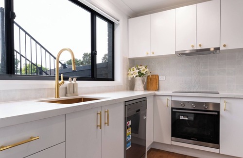 Narellan House | Spacious and clean centrally located house! Newly renovated with great finishes.