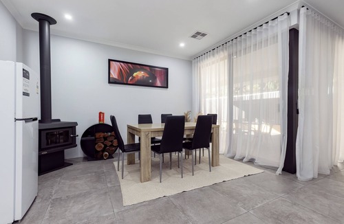 Dawesville House | Spacious and serene intelligent home. 3 min to estuary,beach,shops, and trails