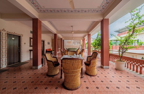 Adarsh Nagar Hotel | Spacious boutique hotel-suites in jaipur city centre with a lovely pool
