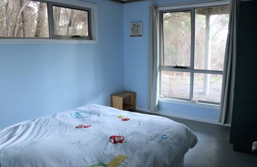 Flinders Council House | Spacious, comfortable home with a view!