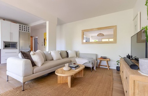 Coogee Apartment | Spacious Coogee Beach Escape | Private Garage