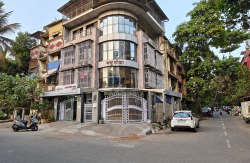Sanpada Apartment | Spacious Garden Facing 2 BHK in Sanpada 5 mins from DY Patil Stadium