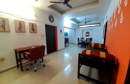 Mylapore Villa | Spacious, Heritage 1-bedroom apartment in Alwarpet, Chennai