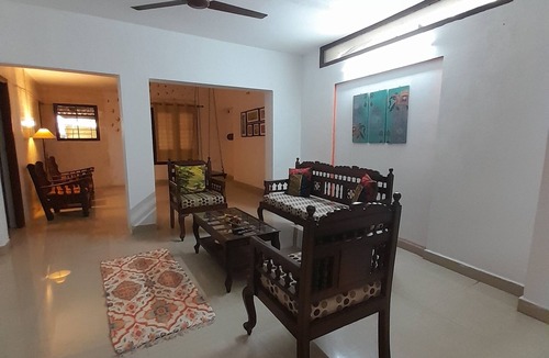 Mylapore Villa | Spacious, Heritage 1-bedroom apartment in Alwarpet, Chennai