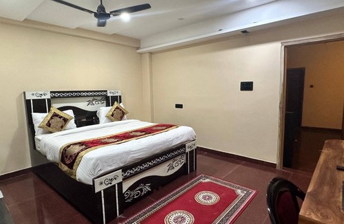 Varanasi Hotel | Spacious hotel in charming Varanasi with WiFi, AC
