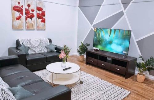 Colyton House | Spacious House - Sleeps 8