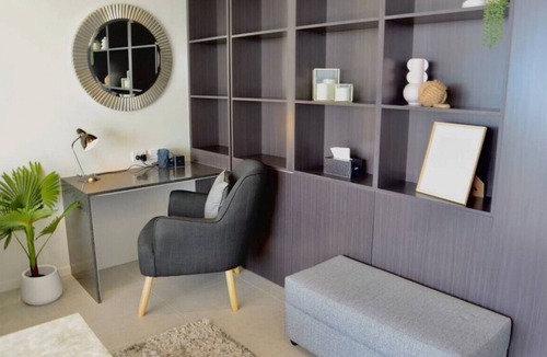 Birtinya Apartment | Spacious modern 1brm apartment with water views