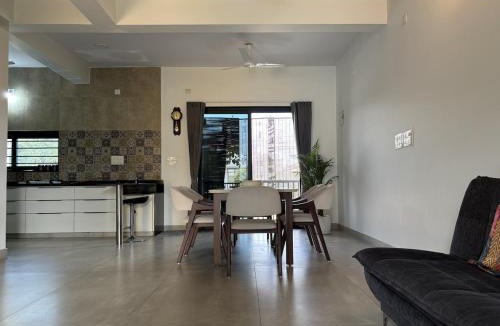 Gandhinagar Villa | Spacious Villa at SG Highway Gandhinagar Ahmedabad