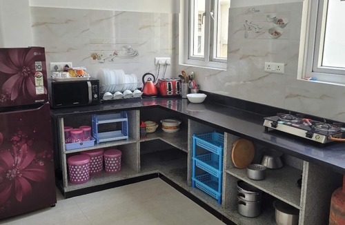 Toli Chowki House | Specious Apartment 9 3BHK, 2 Halls, Terrace Pvt. Garden,