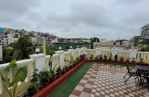 Toli Chowki House | Specious Apartment 9 3BHK, 2 Halls, Terrace Pvt. Garden,