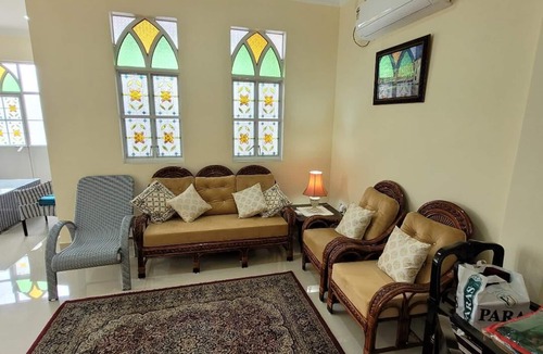 Toli Chowki House | Specious Apartment 9 3BHK, 2 Halls, Terrace Pvt. Garden,