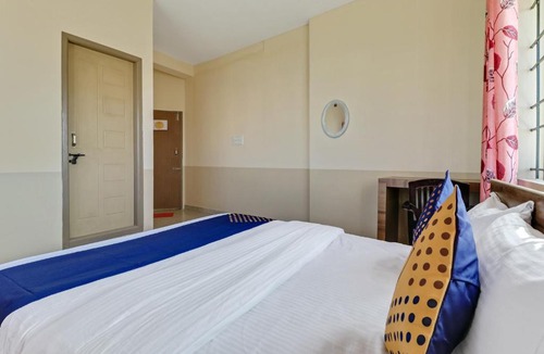 Hassan Hotel | SPOT ON 76940 Sri Annapoorneshwari Residency Boarding & Lodging