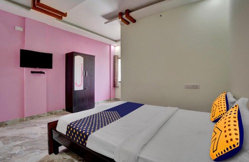 Manchanabele Hotel | SPOT ON Sneha Boarding And Lodging