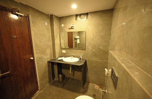 Tuni Hotel | Spree One Resort And Convention Annavaram