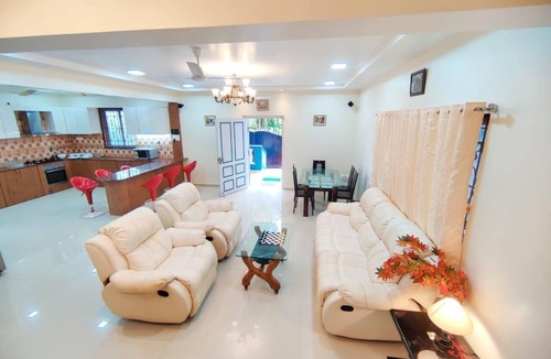 Varca House | Spring Field Villa