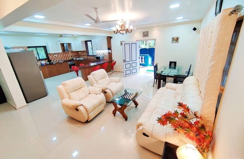 Varca House | Spring Field Villa