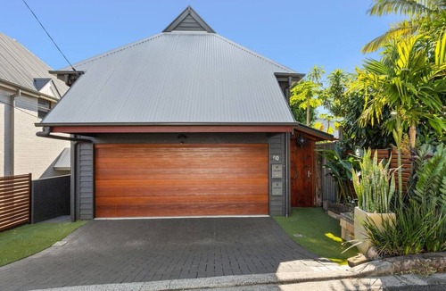 Spring Hill House | Spring Hill 1BR Villa | Close to Brisbane CBD