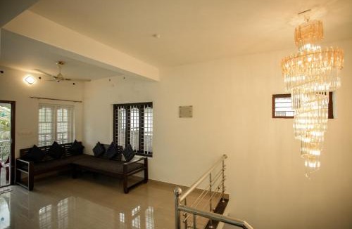 Alappuzha House | SR Lake View Villa & Luxury houseboats