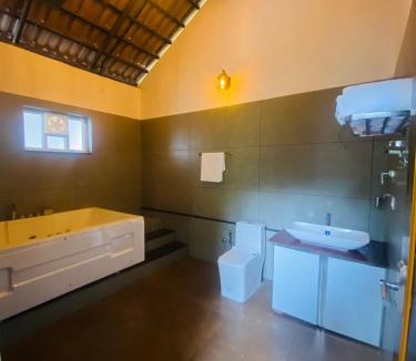 Vayittiri House | SR Villa - Serenity by riverside