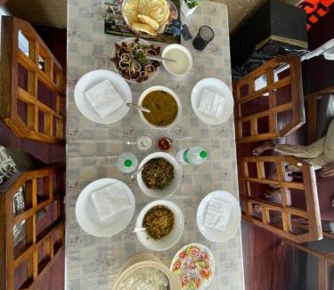 Alappuzha Boat Rental | Sreedevi houseboat