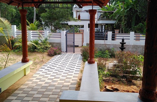 Quilon House | Sreepadmini SS Ayurmadam. Ayurveda , Meditation Yoga Centre Anchalummood. kollam