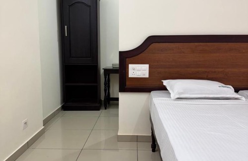 Thiruvananthapuram Hotel | Sri Gavuri Nivas