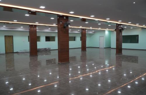 Yellamanchili Hotel | Sri Laxmi Grand Convention