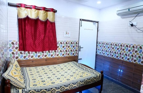 Arakkonam Hotel | Sri Mahalakshmi Deluxe Lodge
