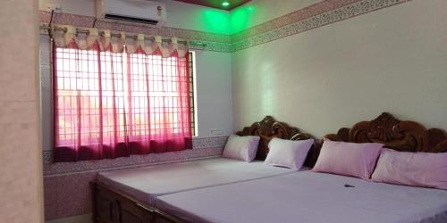Hogenakkal Cabin | Sri Priya Lodge