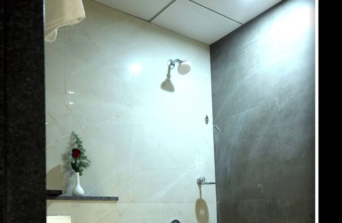 Khammam Hotel | Sri Sri Sri Excellency