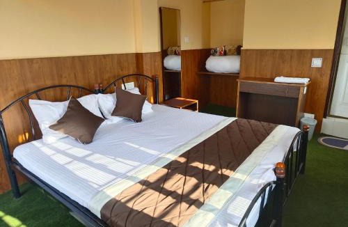 Darjeeling House | Sri Vrindavan Guest House Pure Veg