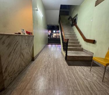 Mandapeta Hotel | SriI Kanya Lodge