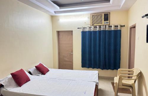 Mandapeta Hotel | SriI Kanya Lodge