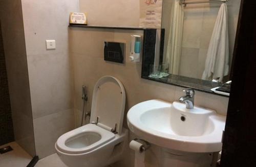 Adyar Hotel | Srinivas Saffron Hotel