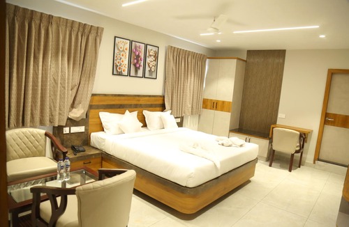 Narasaraopet Hotel | SRIPADAM GRAND